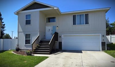 17115 N Dakota Ln, Home with 3 bedrooms, 3 bathrooms and null parking in Colbert WA | Image 1