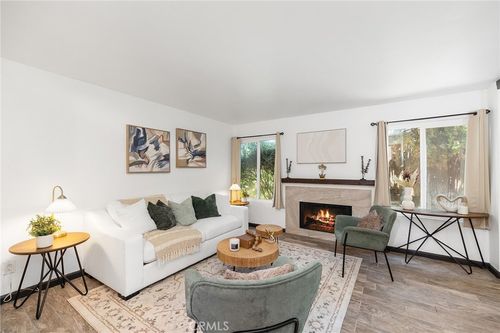 unit-8-140 E El Norte Pkwy, Escondido, CA, 92026-2611 | Card Image