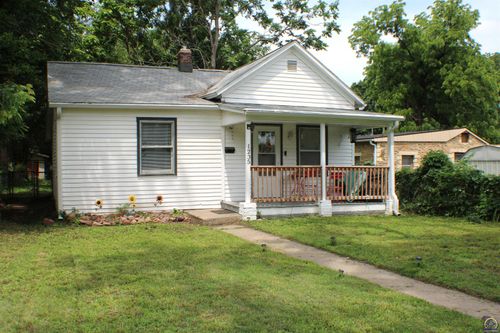 1235 Ne Madison St, Topeka, KS, 66608-1135 | Card Image