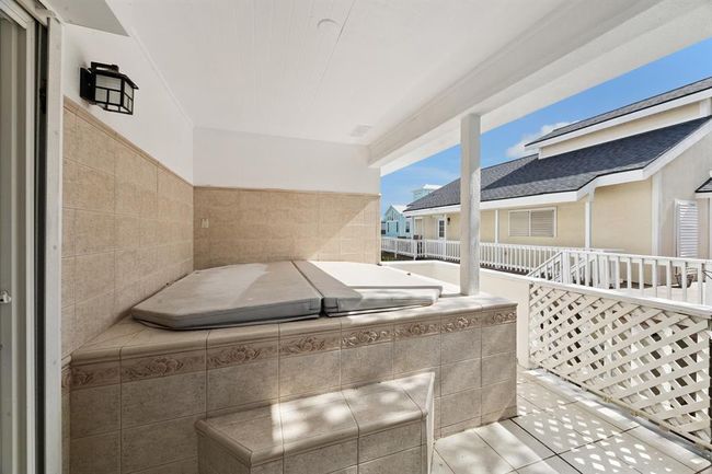 1330 Coral Way, House other with 4 bedrooms, 5 bathrooms and 3 parking in Tiki Island TX | Image 41