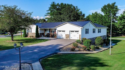 500 Buckingham Dr, Newport, TN, 37821-4308 | Card Image