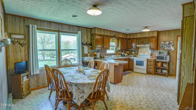 683 Ridge Dr, House other with 3 bedrooms, 2 bathrooms and null parking in Piney Flats TN | Image 7