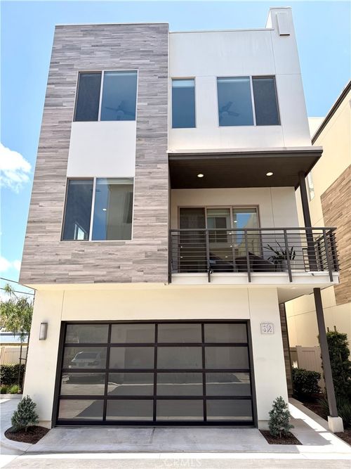 52 Ebb Tide Cir, Newport Beach, CA, 92663-2842 | Card Image