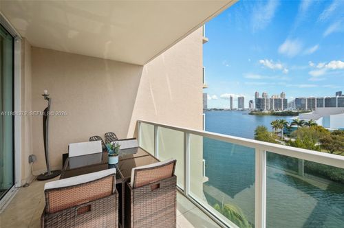 717-3330 Ne 190th St, Aventura, FL, 33180-2759 | Card Image