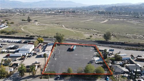 1200 Jefferson Ln, Colton, CA, 92324-3530 | Card Image