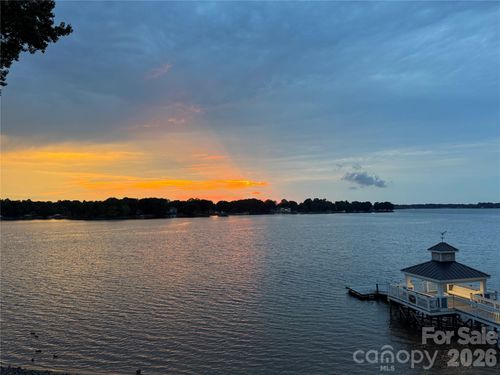 930 Southwest Dr, Davidson, NC, 28036-8924 | Card Image