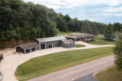 W6019 County Rd S, Onalaska, WI, 54650-8810 | Card Image