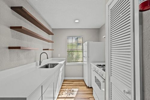 4-1927 Avenue M 1/2, Galveston, TX, 77550-4752 | Card Image