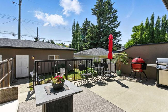 3531 3 Ave Sw, Home with 3 bedrooms, 3 bathrooms and 2 parking in Calgary AB | Image 24