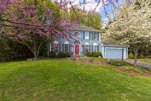 8233 Turnstone Dr, Manlius, NY, 13104-2138 | Card Image