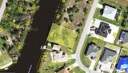 9598 Spring Cir, Port Charlotte, FL, 33981-3105 | Card Image