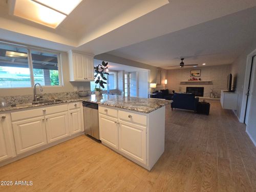 3941 E Cholla St, Phoenix, AZ, 85028-2116 | Card Image