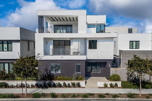 2091 Flight Way, Tustin, CA, 92782-2836 | Card Image