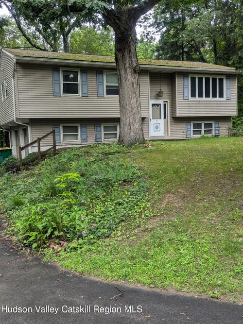 24 Delilah Ln, Wallkill, NY, 12589-2623 | Card Image