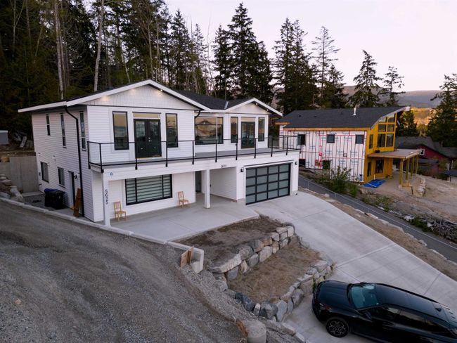 5623 Dungeness Place, House other with 4 bedrooms, 4 bathrooms and 4 parking in Sechelt BC | Image 2