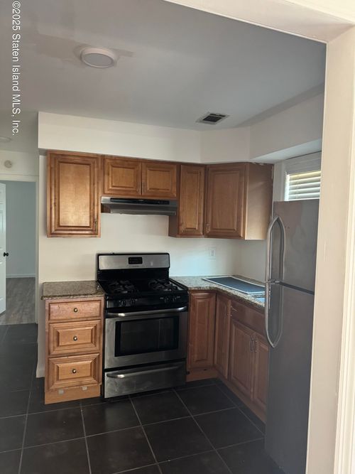 141 Paulding Ave, Staten Island, NY, 10314-3232 | Card Image