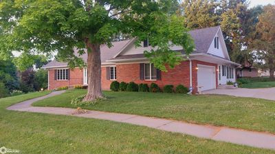 1408 Miller Avenue, Home with 5 bedrooms, 2 bathrooms and 2 parking in Red Oak IA | Image 2