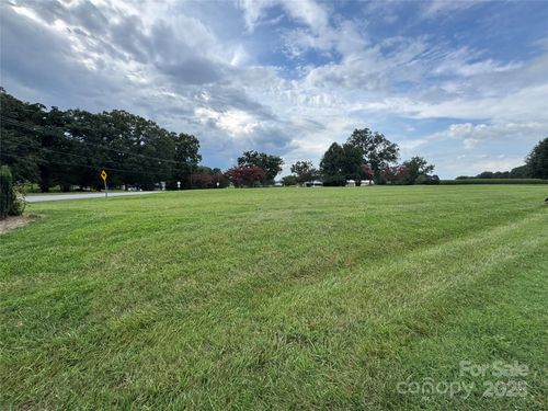 1-3392 Dreamy Ln, Claremont, NC, 28610 | Card Image
