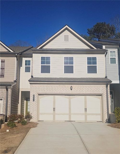 5621 Overview Dr, Flowery Branch, GA, 30542-7211 | Card Image