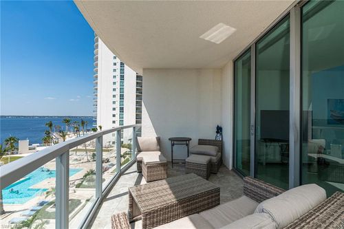 801-3000 Oasis Grand Blvd, FORT MYERS, FL, 33916-1571 | Card Image