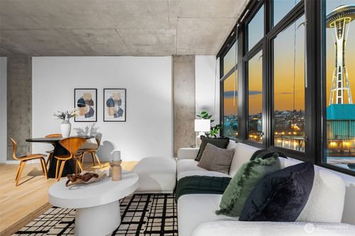 apt-705-2720 3rd Ave, Seattle, WA, 98121-1298 | Card Image