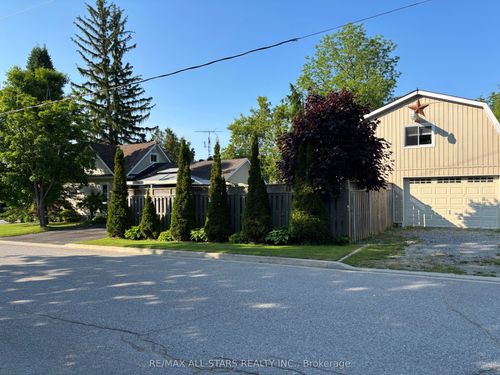 2 Henrietta St, Seagrave, ON, L0C1G0 | Card Image