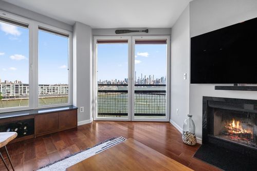 1121-600 Harbor Blvd, Weehawken, NJ, 07086-6750 | Card Image