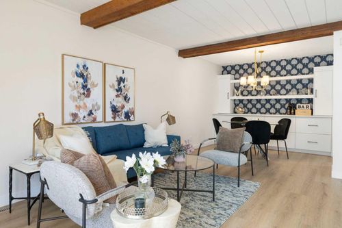 7-4915 45 St Sw, Calgary, AB, T3E3W5 | Card Image