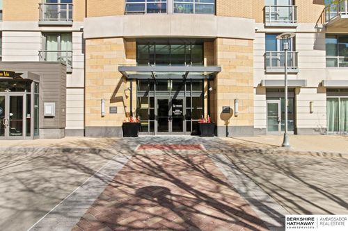 3613-3200 Farnam Court, Omaha, NE, 68131 | Card Image