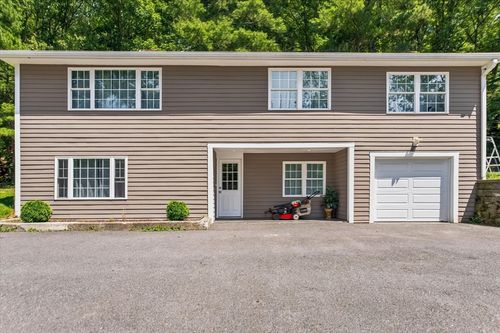 60 Brewer St, Northborough, MA, 01532-1241 | Card Image