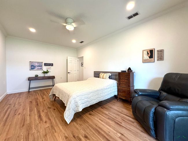 2012 W Lake Dr, House other with 3 bedrooms, 2 bathrooms and null parking in Gladewater TX | Image 9
