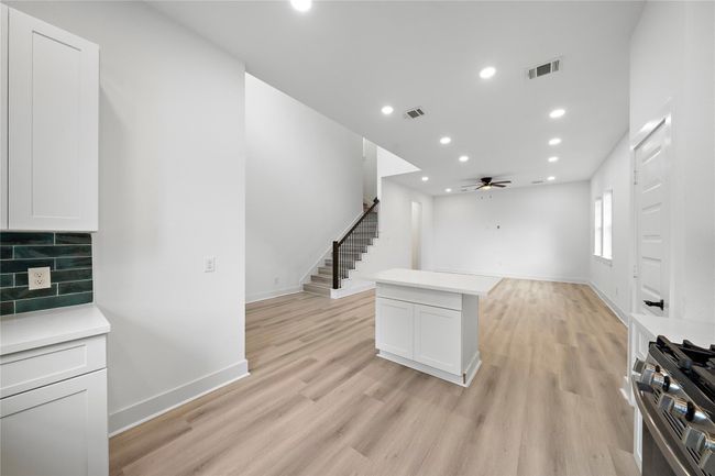 1st Floor: Kitchen / Living | Image 19