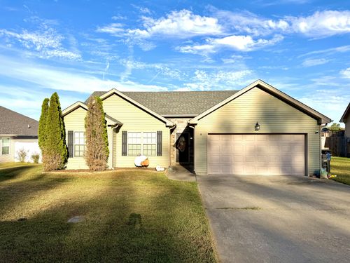 1167 Freedom Dr, Clarksville, TN, 37042-7468 | Card Image