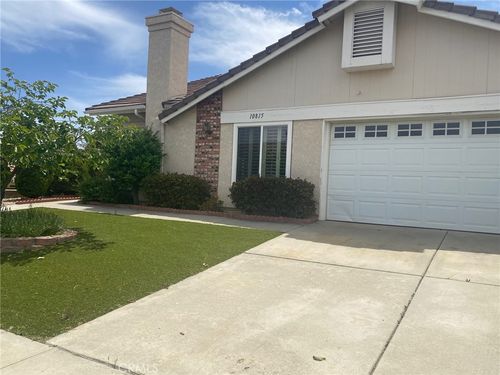 10815 Cherry Hills Dr, Cherry Valley, CA, 92223-5534 | Card Image
