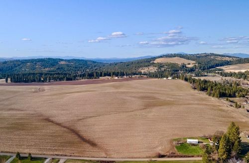 13503 E Gibbs Rd, Mica, WA, 99023-9609 | Card Image