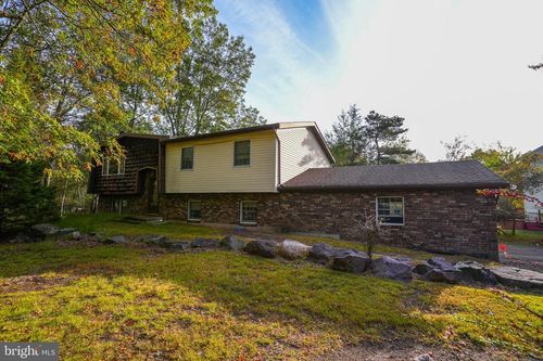 12 Tennyson Cir, Albrightsville, PA, 18210-7023 | Card Image