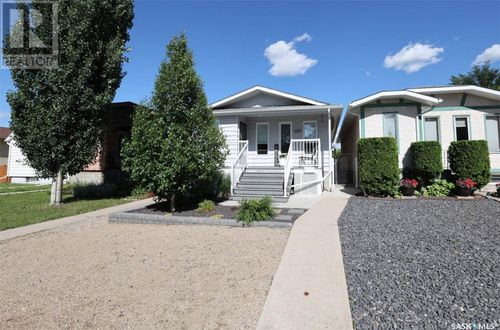 2241 Reynolds St, Regina, SK, S4N3N4 | Card Image