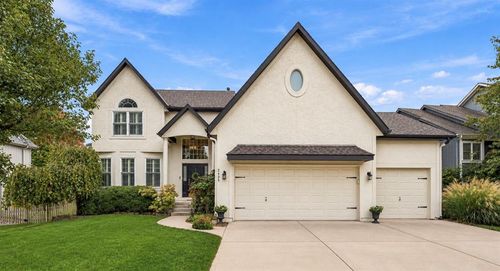 2435 Sw 11th Ter, Lee's Summit, MO, 64081-3788 | Card Image