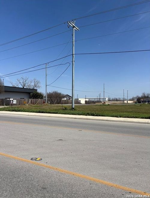 1900 N Austin St, Seguin, TX, 78155-1904 | Card Image