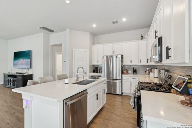 14926 Palmer Crk, House other with 4 bedrooms, 2 bathrooms and null parking in San Antonio TX | Image 14