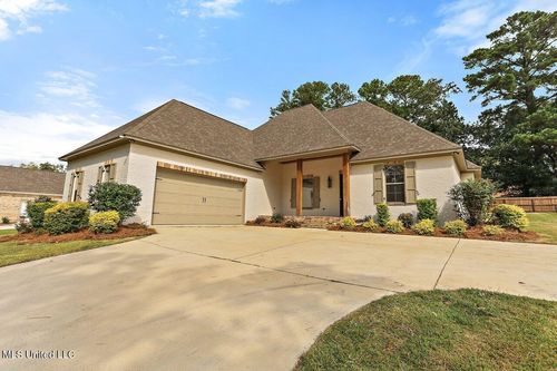 403 Castlewoods Blvd, Brandon, MS, 39047-7655 | Card Image