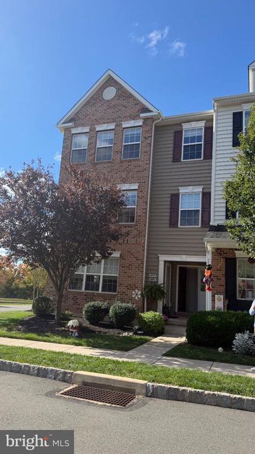 3059 Goshen Dr, PENNSBURG, PA, 18073-1289 | Card Image