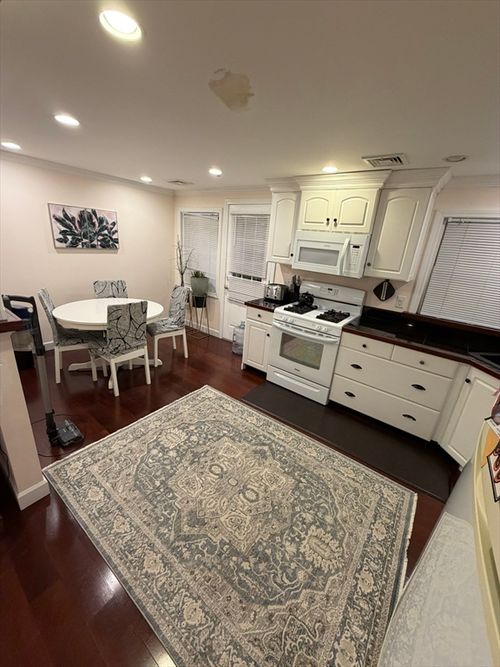 46-46 Roberts Dr, Bedford, MA, 01730-2333 | Card Image