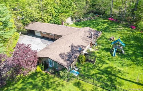 20 Cherry Ln, Syosset, NY, 11791-1810 | Card Image