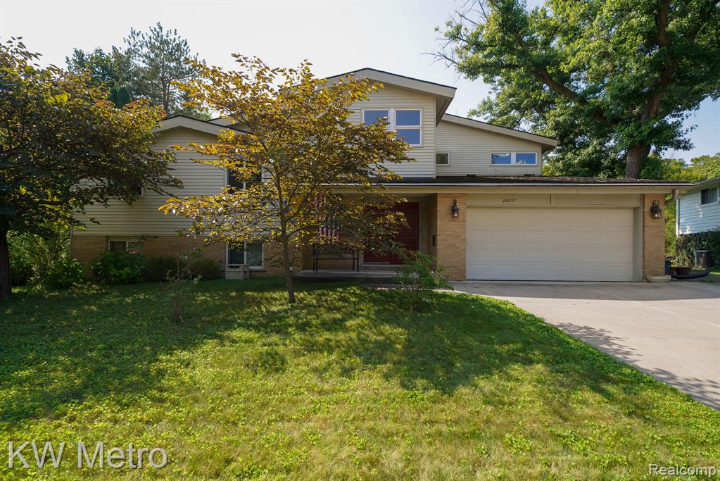 Farmington Rd, Farmington, MI 48336