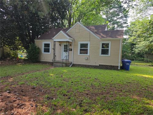 605 Fairview Ln, Portsmouth, VA, 23702-1629 | Card Image