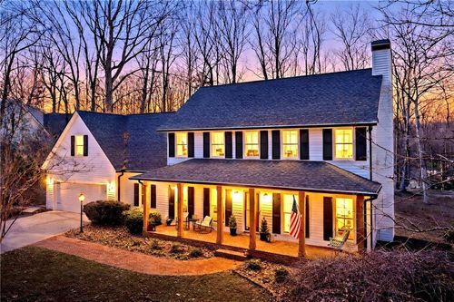 2511 N Oaks Dr, Gainesville, GA, 30506-1892 | Card Image