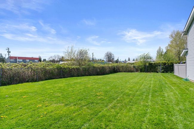 11 - 26970 32 Ave, Townhouse with 3 bedrooms, 2 bathrooms and 2 parking in Aldergrove BC | Image 24