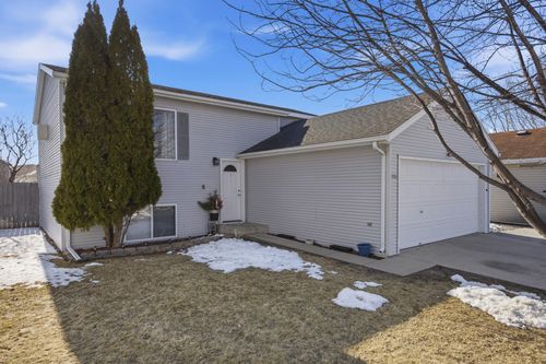 5556 18th St S, Fargo, ND, 58104-6362 | Card Image