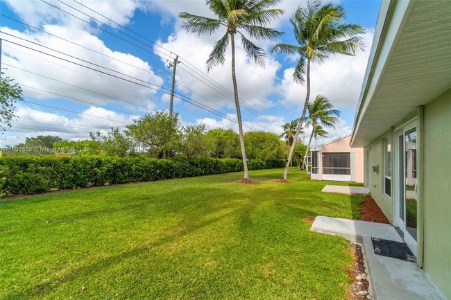 2590 Se 7 Th Pl, House other with 2 bedrooms, 2 bathrooms and null parking in HOMESTEAD FL | Image 6